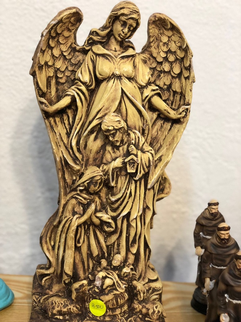 Yeso - Sagrada Familia Angel Beige